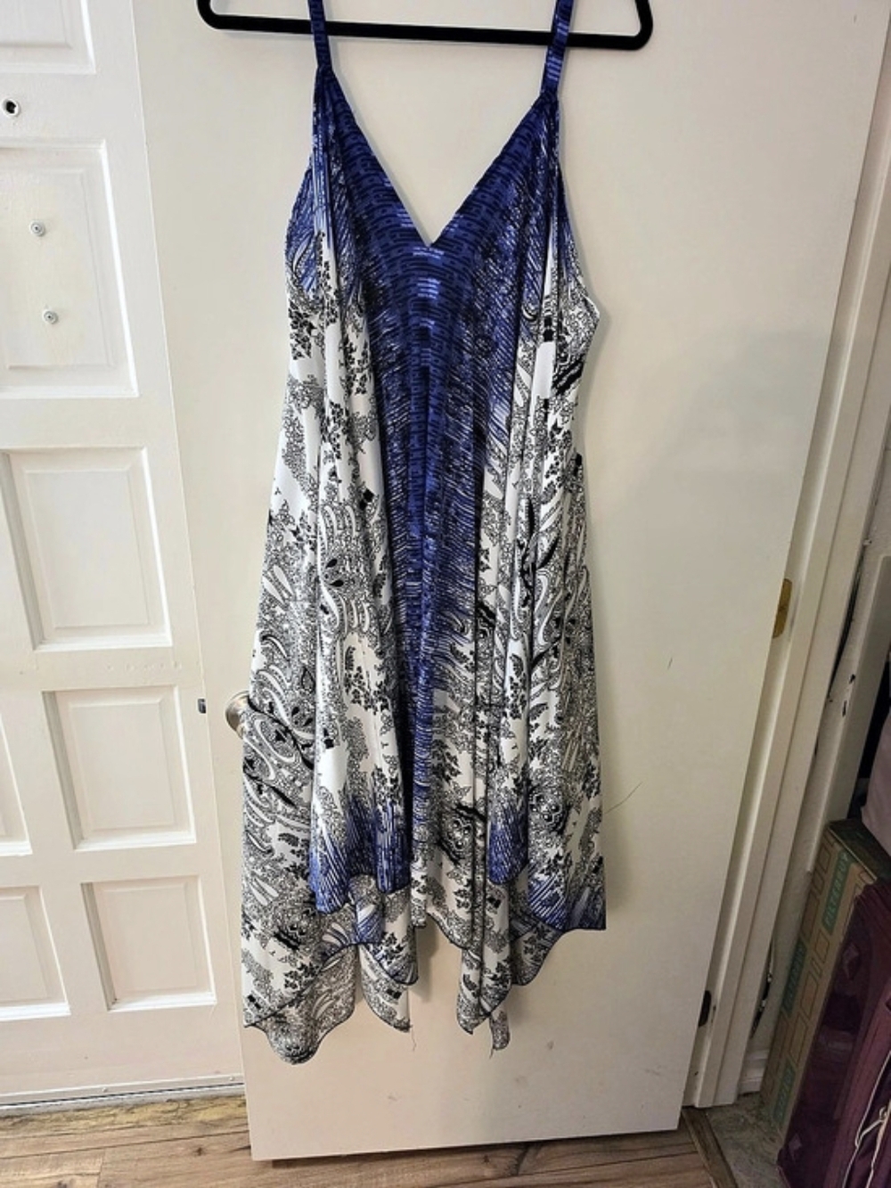 mille gabrielle Paisley Maxi Dress in Blue & White Size 2X Like New